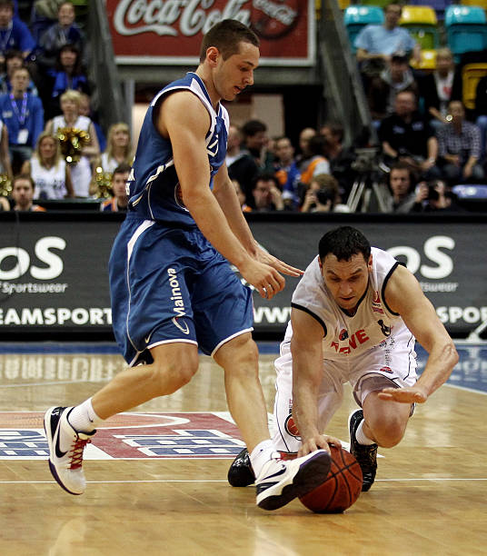 员在场上的 员在场上的